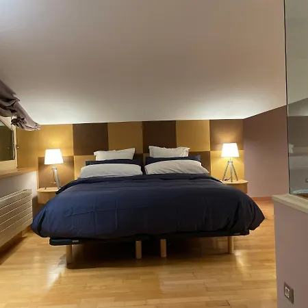 Chic Au Centre Hut 08087 Apartment *